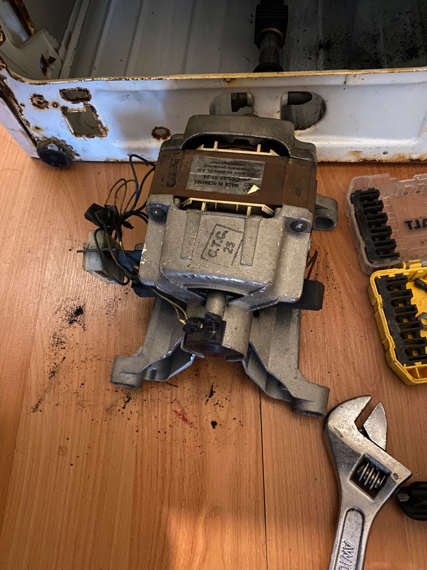 "Müşterimizin çalışmayan çamaşır makinesi için Özkanlar bölgesine 40 dakikada ulaştık. Motor arızasını yerinde onararak cihazı teslim ettik. Müşteri memnuniyeti: %100"